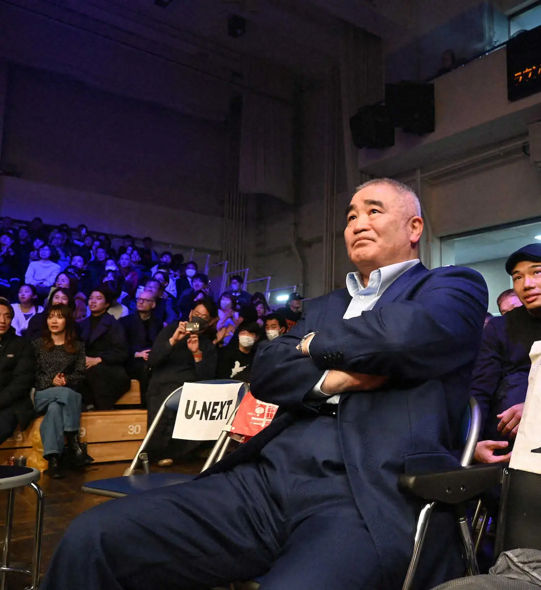 【画像・写真】後楽園ホールで帝拳選手の試合を見守る浜田剛史氏
