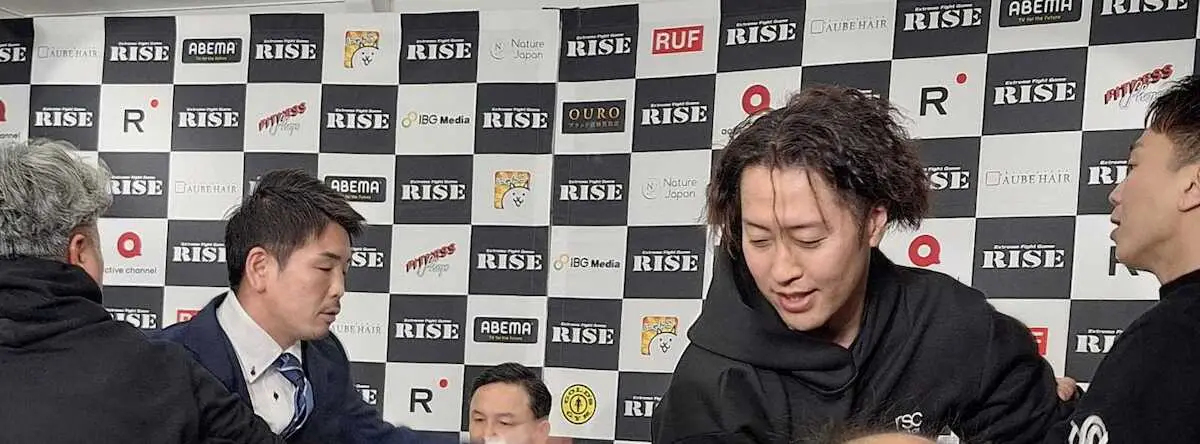 【画像・写真】【RISE】引退の森本、国枝が大乱闘。「来いよ！」と会見場に怒声響く