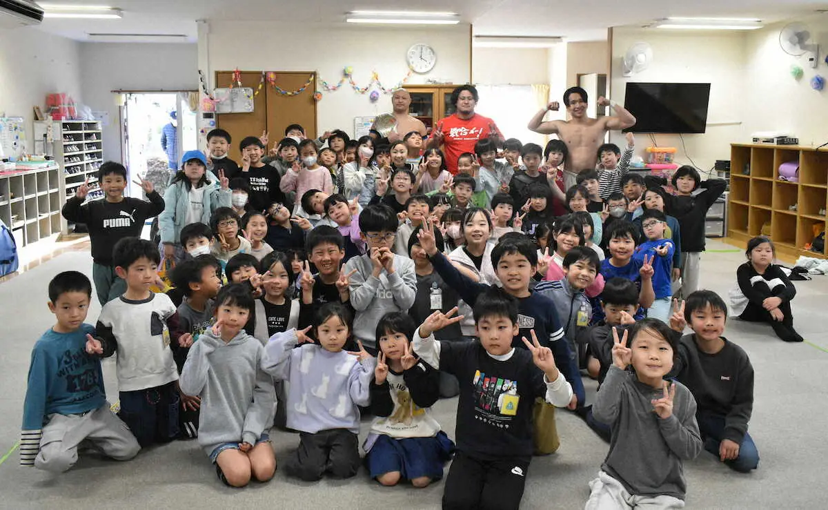 【画像・写真】菊田一美ら小学生と交流「何度でも立ち向かう姿見て」　7日に大日本プロレス清水マリンビル大会