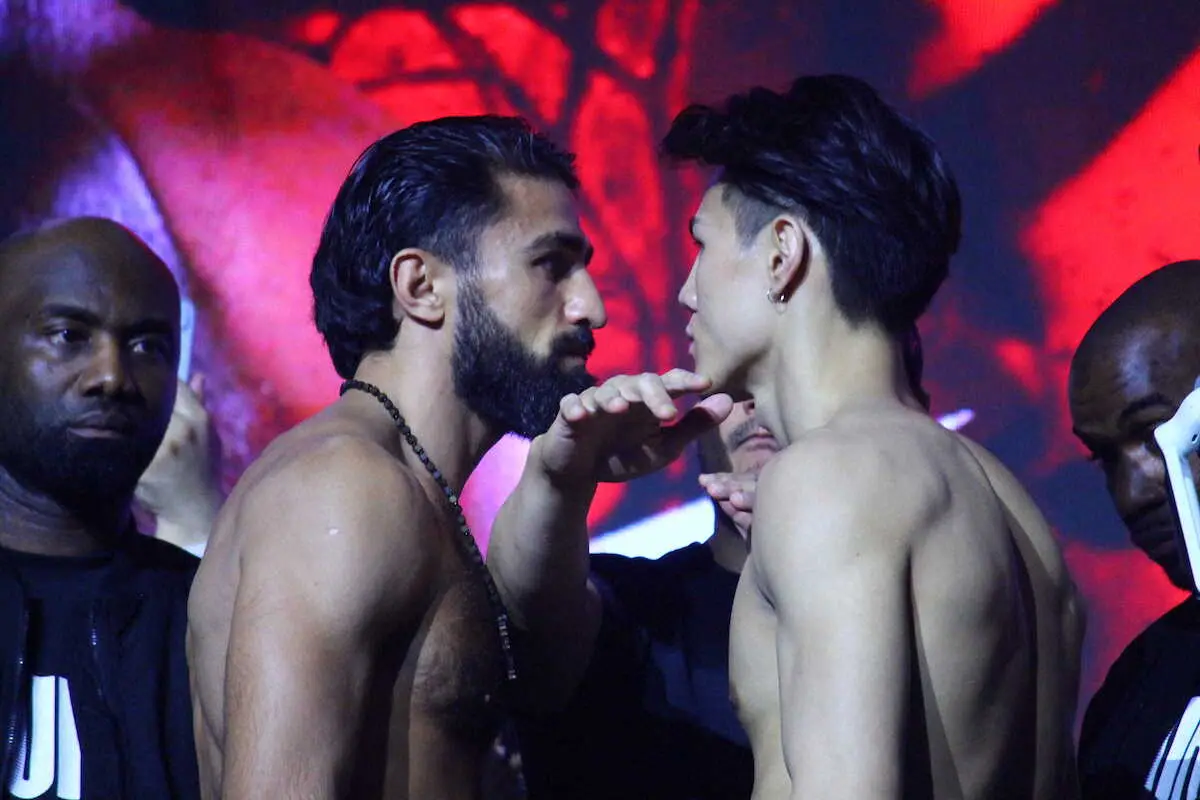 【画像・写真】前日計量でフェースオフしたグレゴリアン（左）と海人