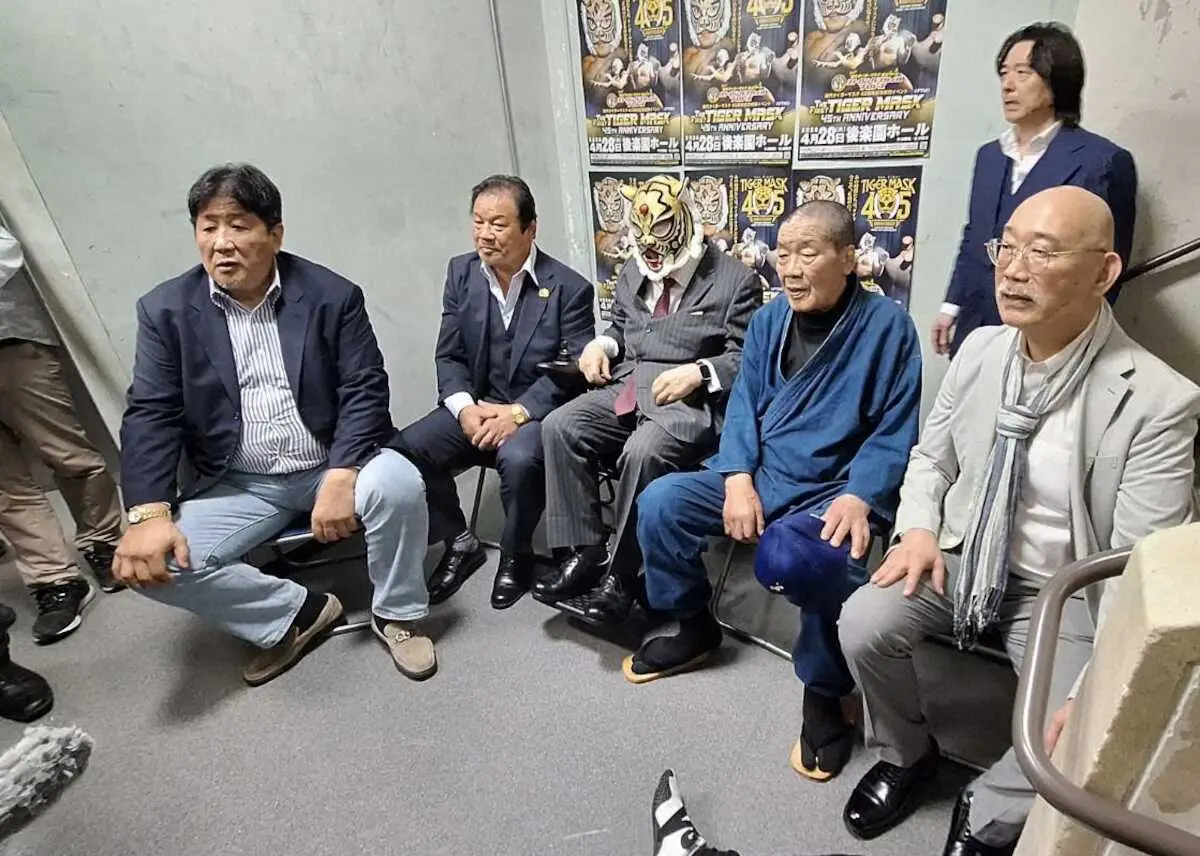 【画像・写真】【ストロングスタイルプロレス】藤原、藤波、前田と爆笑トークショー　佐山「若い選手を指導して」