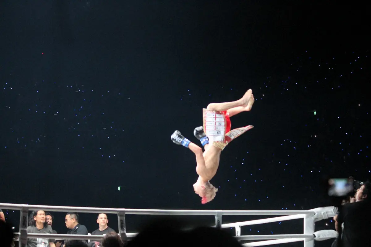 【画像・写真】【ONE】武尊　引退試合で涙のKO勝利！「うれしいしかない」　ロッタンにリベンジで絶叫、有終の美