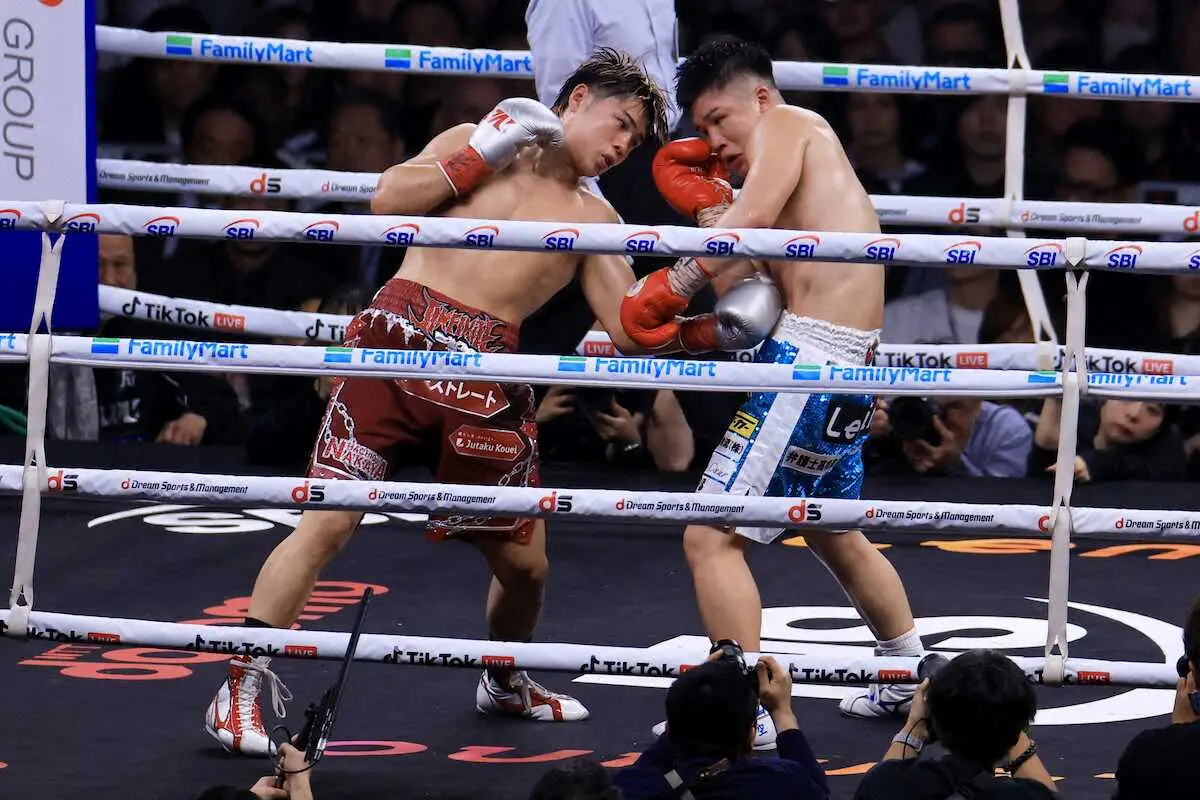 【画像・写真】＜東洋太平洋ウエルター級タイトルマッチ10回戦　田中空vs佐々木尽＞7回、田中空（右）を攻める佐々木（撮影・松永　柊斗）