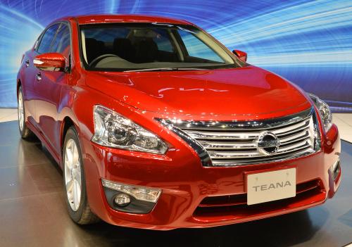 日産自動車が発表した大型セダン「ティアナ」の新型車