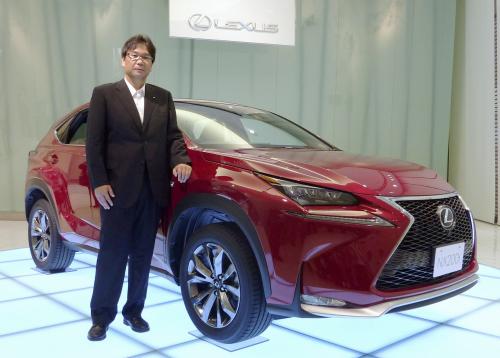 トヨタ自動車が発売したレクサスの新型ＳＵＶ「ＮＸ」と開発責任者の加藤武明主査