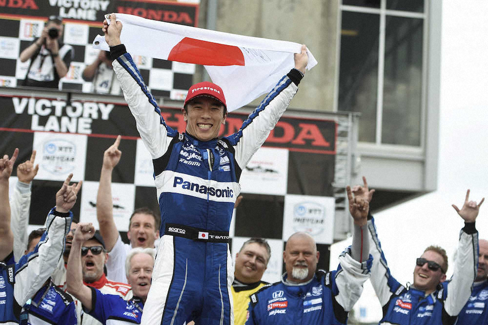 インディカー・シリーズ第3戦、ポールトゥウィンで今季初勝利を挙げた佐藤琢磨（ホンダ）