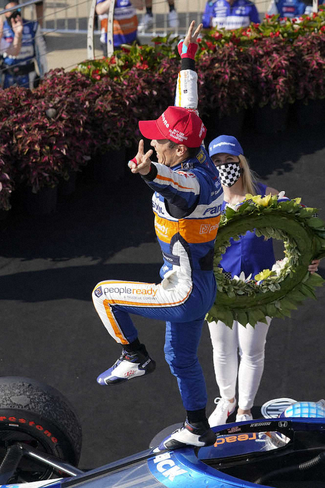 【画像・写真】佐藤琢磨「インディ500」3年ぶり2度目優勝　複数回制覇は史上20人目「幸運に恵まれた」