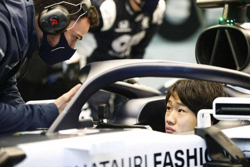 【画像・写真】来季F1参戦に期待　角田裕毅、アルファタウリのマシンでテスト走行「少し疲れたけど楽しかった」