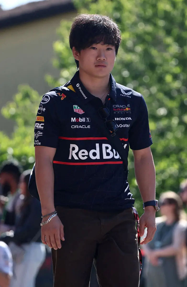 【画像・写真】【F1】「馬鹿げたミス」予選クラッシュでマシン大破の角田裕毅が謝罪「不必要なプッシュで車失った」