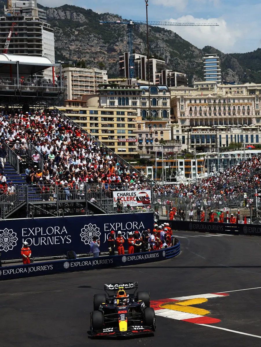 【画像・写真】モンテカルロ市街地を走行するレッドブルの角田裕毅（ロイター）