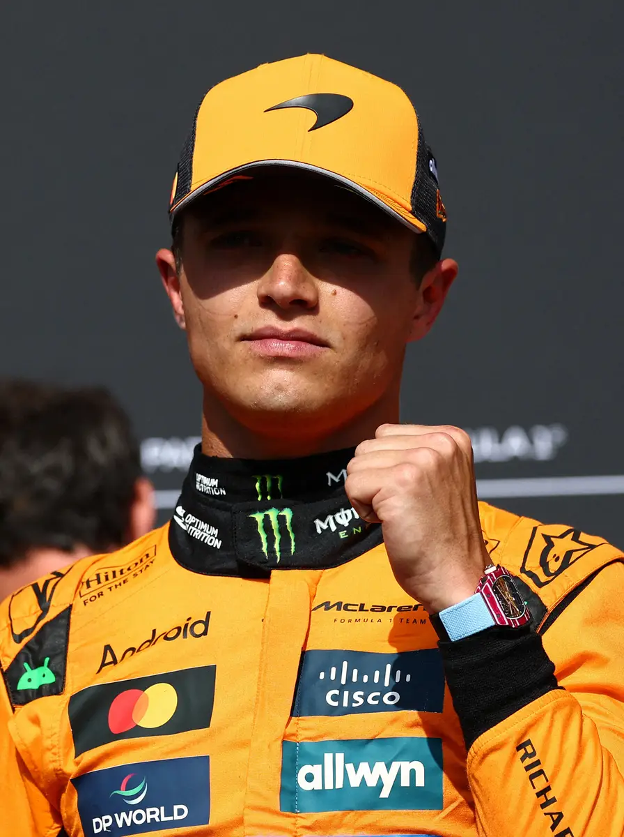 【画像・写真】PPを獲得したマクラｰレンのノリスはガッツポーズ（ロイター）