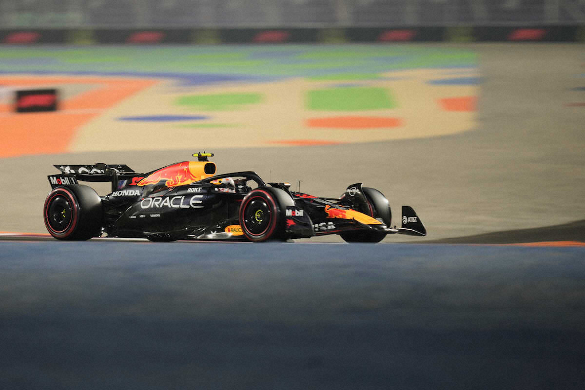 予選を走る角田裕毅のマシン（AP）