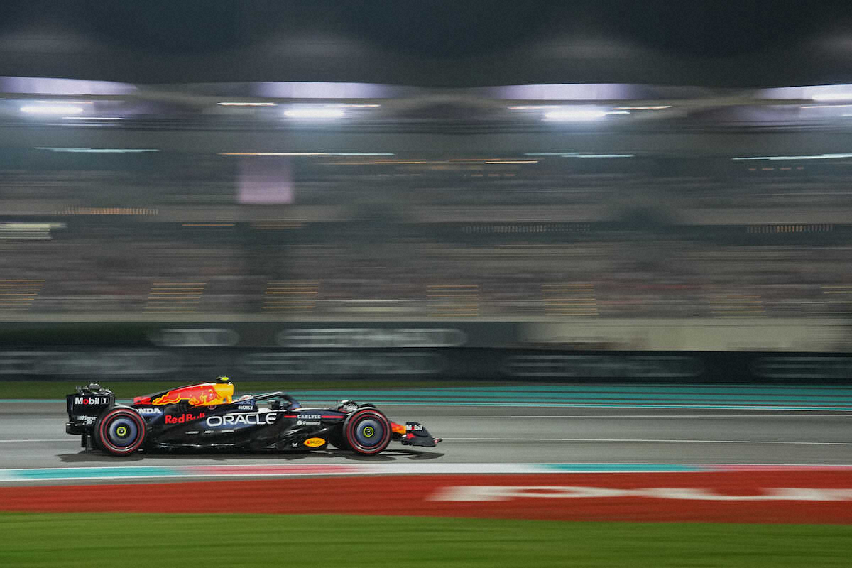 予選を走行する角田裕毅のマシン（AP）