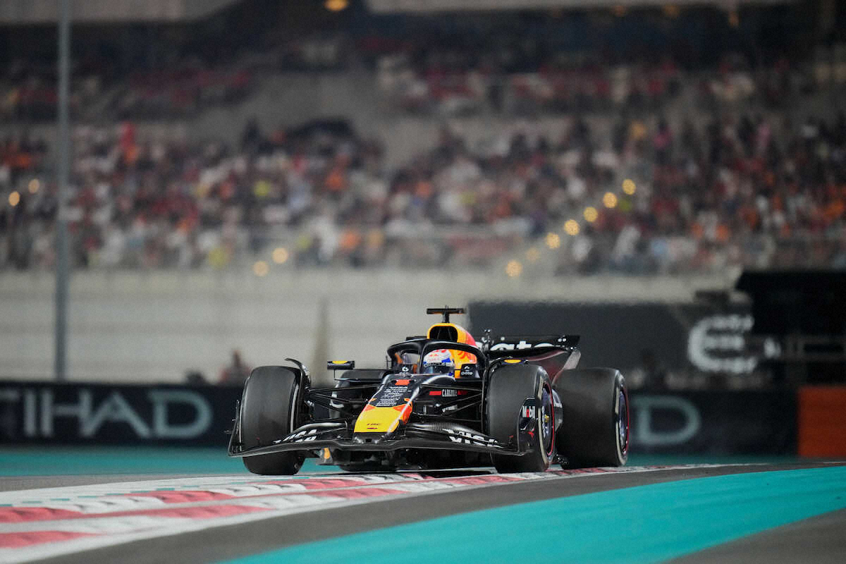今季最終戦を制したフェルスタッペンのマシン（AP）