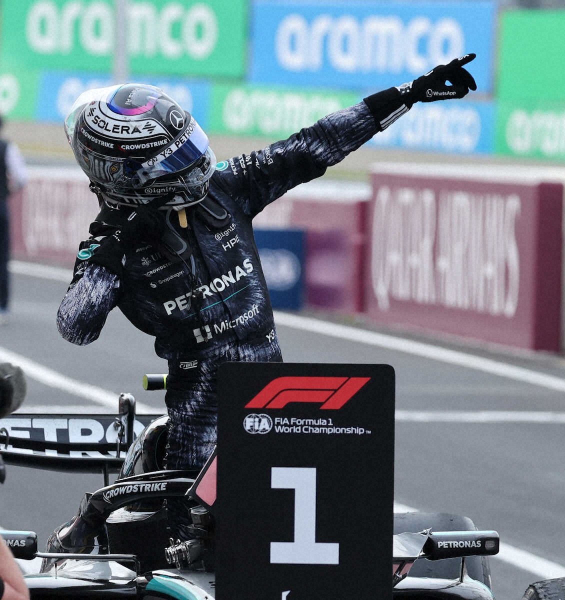 ＜F1日本GP　決勝＞トップでゴールしたメルセデス・アントネッリ（撮影・岸　良祐）