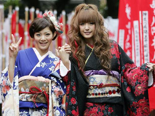 【画像・写真】木下優樹菜　ヤンキー口調で振り袖姿