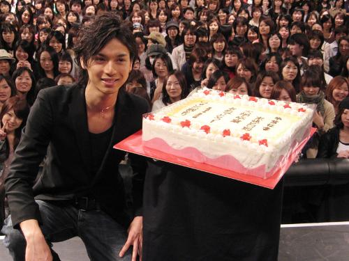 【画像・写真】水嶋ヒロ　ファン４０００人と握手