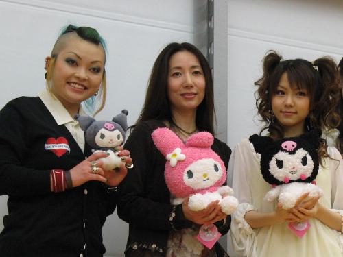 テレビ東京系アニメ おねがいマイメロディ きららっ の完成披露試写会に出席した 左から まちゃまちゃ 佐久間レイ 田中れいな スポニチ Sponichi Annex 芸能