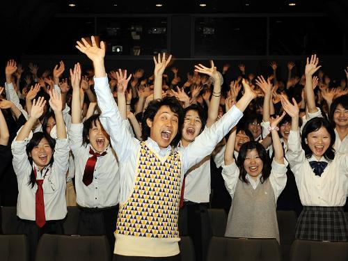 【画像・写真】大泉洋「可愛い！」中高生にいじられた～