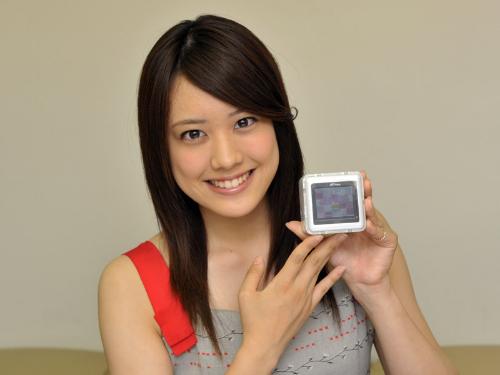 【画像・写真】福田沙紀アイドル衣装で極小カラオケＰＲ