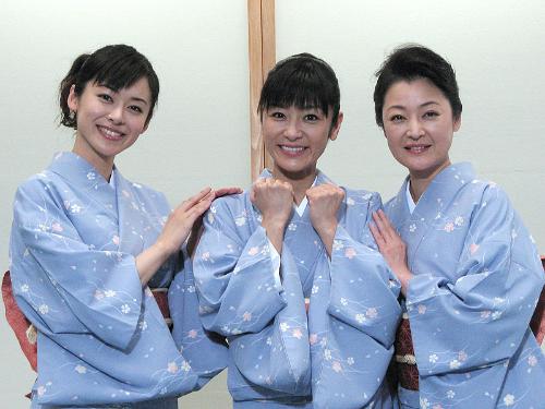 ｔｂｓ愛の劇場 温泉へｇｏ に出演する左から森脇英理子 加藤貴子 黒田福美 スポニチ Sponichi Annex 芸能