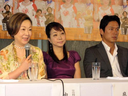 【画像・写真】劇場が“歌声喫茶”由紀さおりらと大合唱