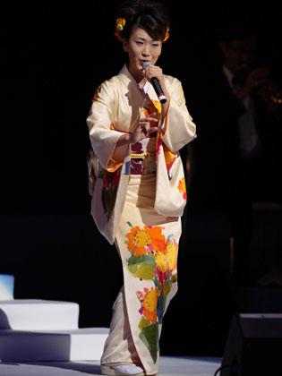 【画像・写真】市川由紀乃　故郷で思い入れタップリ新曲披露