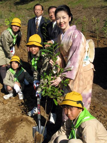【画像・写真】藤あや子　孫の代まで豊かな地球を残そう