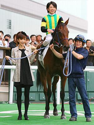 【画像・写真】ほしのあき大興奮！ハシッテホシーノ初勝利