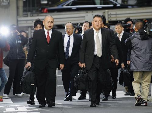 【画像・写真】“金太郎あめ”でファン離れ…金銭問題絶えなかった小室