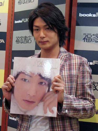 【画像・写真】八神蓮“彼女いない”小野真弓と交際否定