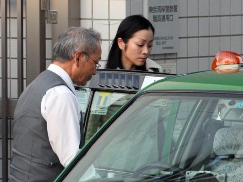 【画像・写真】小向美奈子被告　150万払ってダンマリ保釈