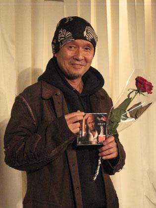 １８年ぶりの新曲「今年の薔薇」を発売した火野正平。「青山テルマとｍｉｓｏｎｏが好き」と女好きは健在！