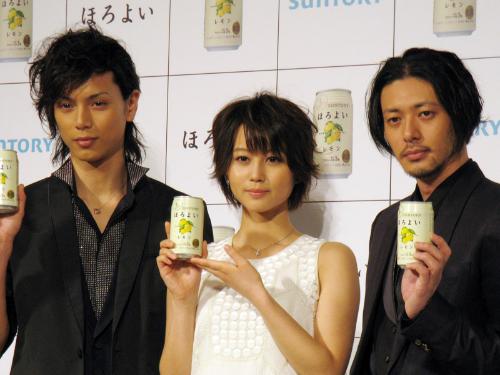 【画像・写真】「両親とよく飲む」堀北真希　初のお酒ＣＭ