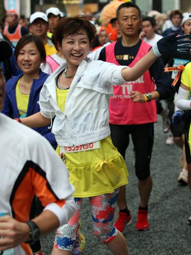 【画像・写真】平井アナ完走「プライベートでも続けたい」