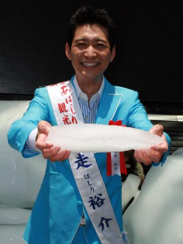 【画像・写真】網走出身の走裕介　流氷バックにデビュー曲