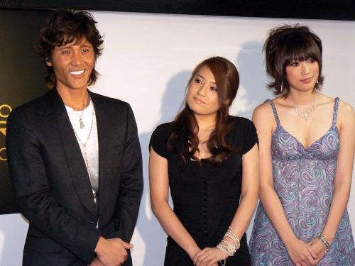 「ＨＯＬＬＹＷＯＯＤ　ＡＩＲ　ＴＯＫＹＯ」のオープニングセレモニーに出席した（左から）新庄剛志氏、仁科仁美、赤井沙希