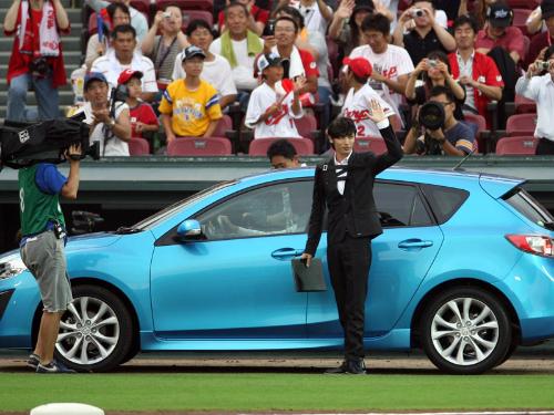 【画像・写真】玉木宏　思い出のマツダスタジアムで球宴開会宣言