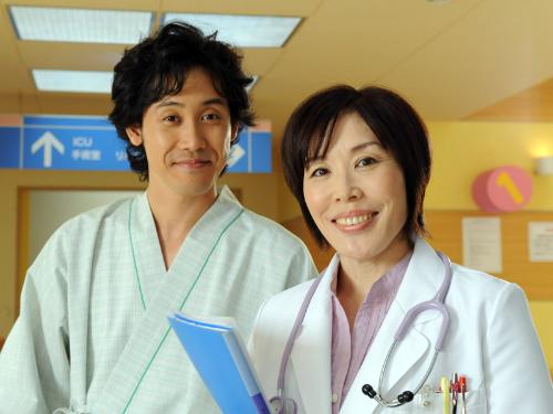 ドラマに初出演する原由子は外科医を演じ、主演の大泉洋とからむ場面も