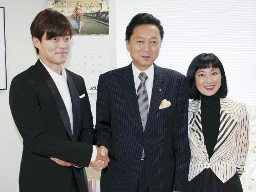 【画像・写真】「スリムでダンディーだった」鳩山氏、韓流スターと懇談