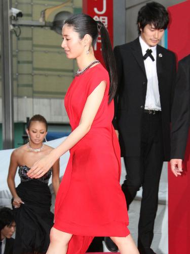 【画像・写真】ウ・ワ・サの２人一緒に“映画の町・新宿”ＰＲ