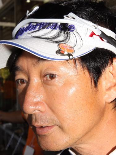 石田純一は東尾理子からプレゼントされたサンバイザーとマーカーでプレーした