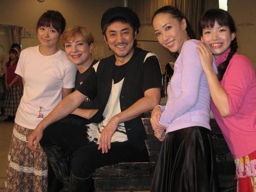 【画像・写真】鳳蘭　鳩山首相夫人「昔は怖い先輩」