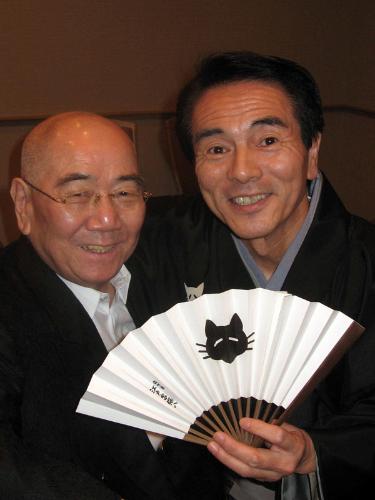 【画像・写真】４００人が祝福、小猫が猫八襲名パーティー