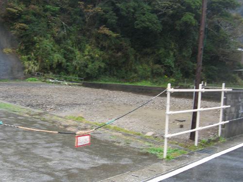【画像・写真】“ピンクのドラッグハウス跡地”…当然ひっそり