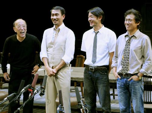 【画像・写真】中井貴一「逃げ場がない　追いやられています」