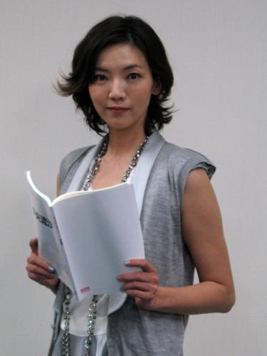 【画像・写真】カッコいい！和央ようか　階段下りるだけで歓声