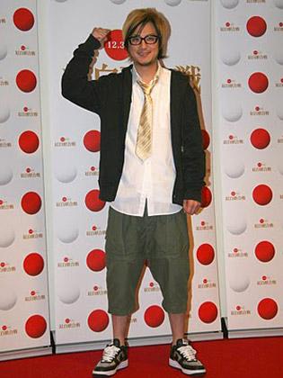 【画像・写真】お疲れ気味？遊助　来年は「ゆっくり寝たい」