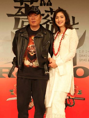 舞台「薔薇とサムライ」製作発表に臨む天海祐希と古田新太