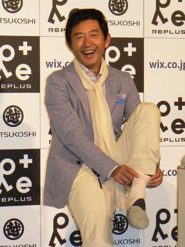 【画像・写真】石田純一６・８挙式！８５年以来の靴下姿披露